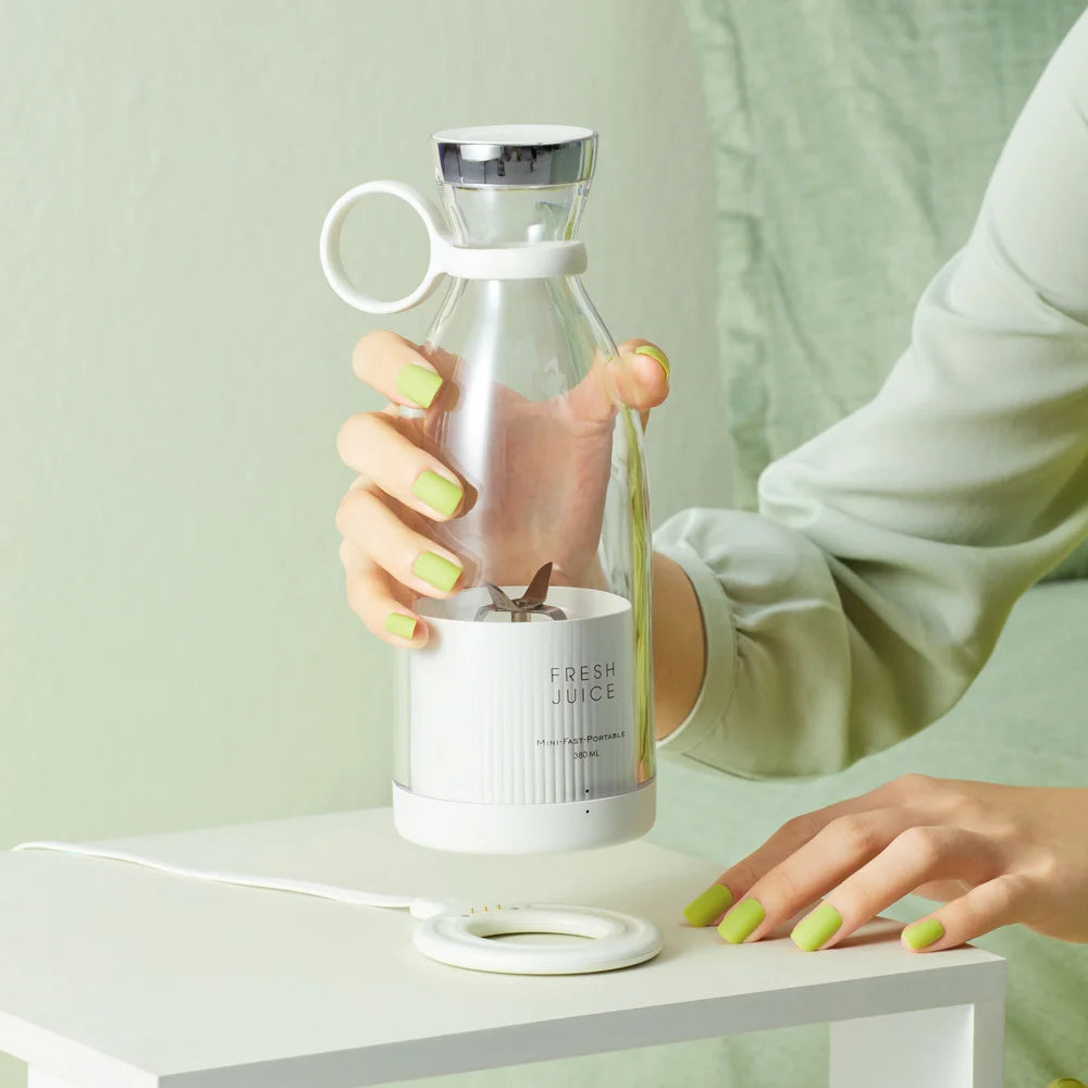 Portable Mini Electric Juicer